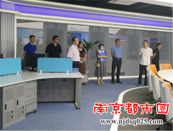 句容市文体广旅局开展国庆节前安全播出检查工作521.png