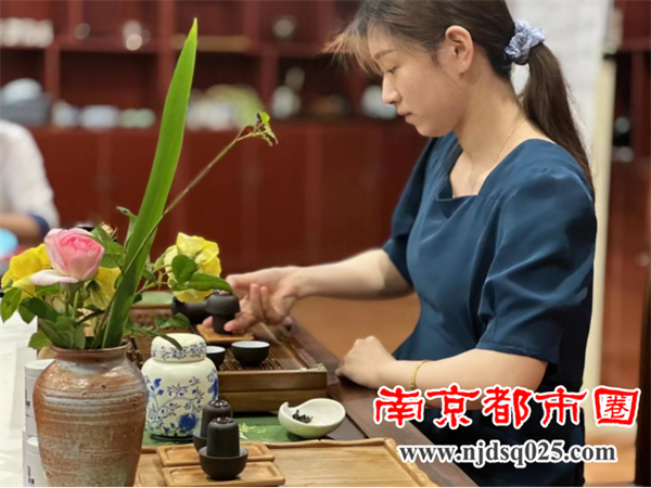 20220529句容市图书馆举办公益茶文化培训课352.png