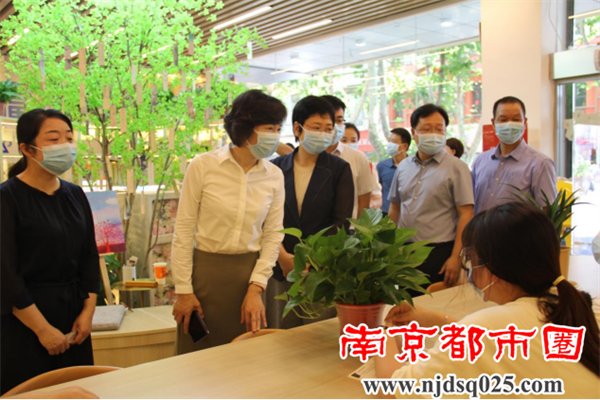 20220712市领导对我市城市书房建设开展调研563.png