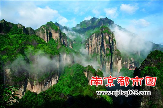 温州乐清车站距离雁荡山风景区旅游集散中心约4公里，距景区住宿餐饮等旅游服务集中地响岭头村约6公里。.jpg