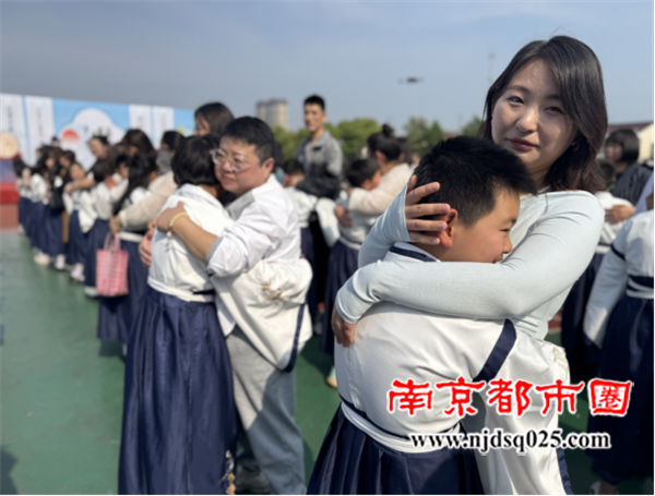 河滨路小学成长仪式报道137.png