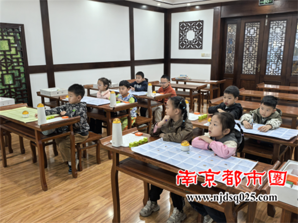 20251201趣味编程 快乐成长——句曲·公益课堂点亮科技之光492.png